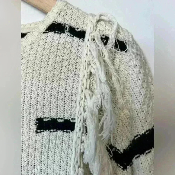 Lucky Brand Womens White Fringe Asymmetrical Western Boho Bohemian Sweater Small - Picture 5 of 10